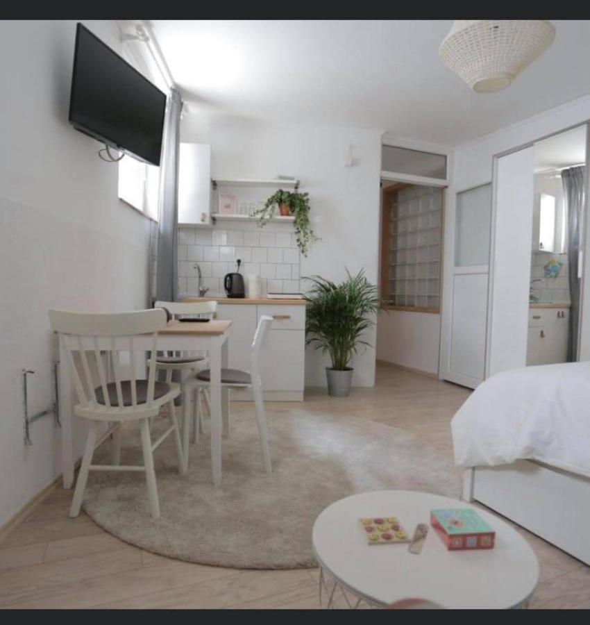 Studio Apartments Siesta ซาราเยโว ภายนอก รูปภาพ